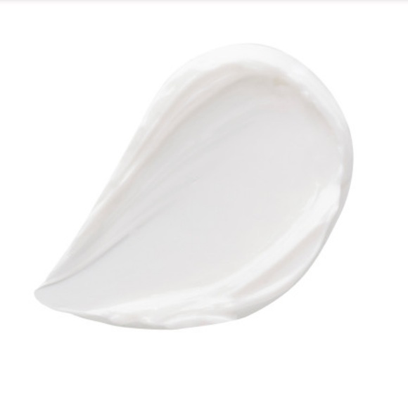 Charlotte Tilbury • Magic Cream Moisturizer - Picture 4 of 7